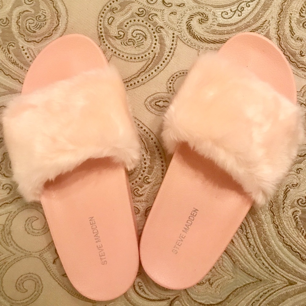 Steve Madden “Softey” faux fur slide